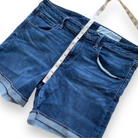Treasure & Bond Rolled Cuff High-Waist Denim Jean Shorts | Size 32 - Picture 9 of 13